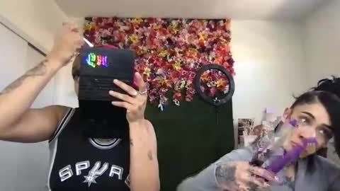 Snapshot of makeouthilldani chatting on 10, 3, 2025 hokulani online show from 10, 3, 2025