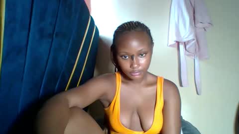Snapshot of makiesexxytrimmy chatting on 23, 4, 2026 Eva online show from 23, 4, 2026