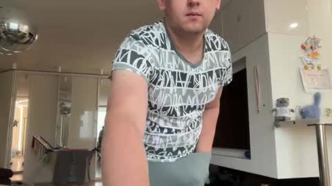 Snapshot of maks199402 chatting on 19, 10, 2025 maksoffice online show from 19, 10, 2025