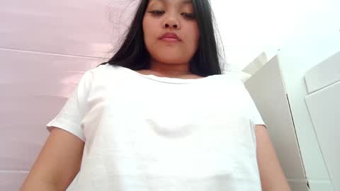 Snapshot of makulato chatting on 25, 5, 2026 Maya online show from 25, 5, 2026