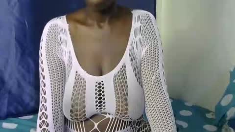 Snapshot of malaika_musa chatting on 12, 9, 2025 malaika_musa online show from 12, 9, 2025
