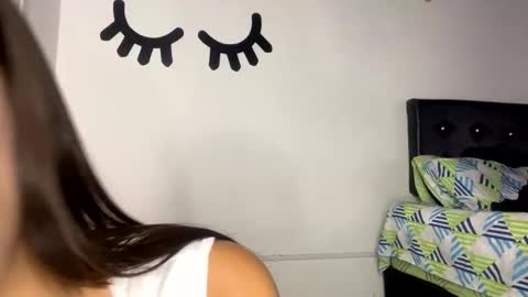 Snapshot of malaikah_colette chatting on 5, 2, 2025 Malaikah online show from 5, 2, 2025