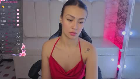 Snapshot of maleja_v_ chatting on 25, 11, 2025 Hi Stream 800am to 200pm online show from 25, 11, 2025