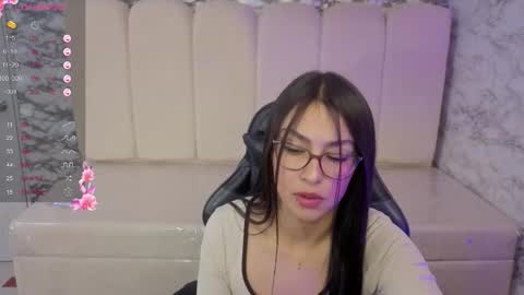 Snapshot of maleja_v_ chatting on 29, 11, 2025 Hi Stream 800am to 200pm online show from 29, 11, 2025