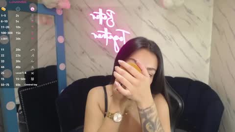 Snapshot of maleja_v_ chatting on 6, 1, 2026 Hi Stream 800am to 200pm online show from 6, 1, 2026