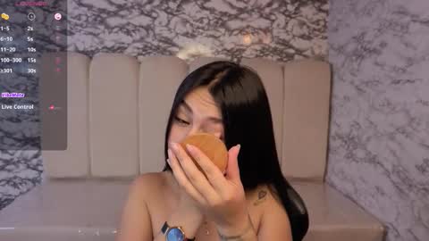 Snapshot of maleja_v_ chatting on 11, 1, 2026 Hi Stream 800am to 200pm online show from 11, 1, 2026