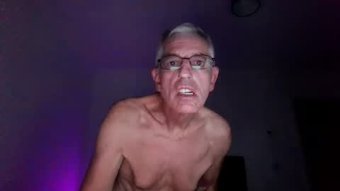 Snapshot of malkie55 chatting on 11, 10, 2025 malkie55 online show from 11, 10, 2025