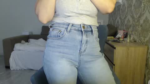 mallinia online show from 4, 12, 2025