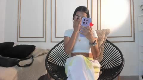 Snapshot of malory_ferrer chatting on 2, 5, 2026 Lory online show from 2, 5, 2026