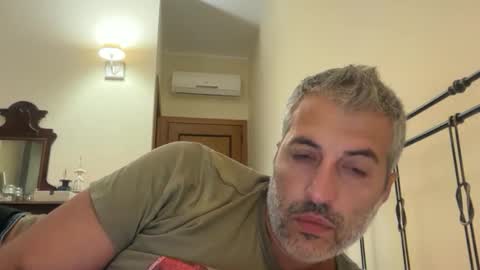 Snapshot of manager82 chatting on 22, 9, 2025 manager82 online show from 22, 9, 2025