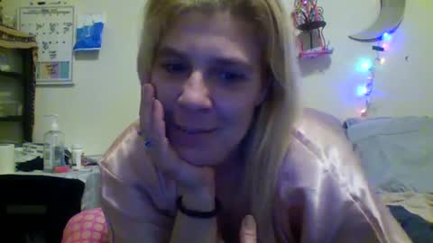 mindy22 online show from 2, 2, 2025