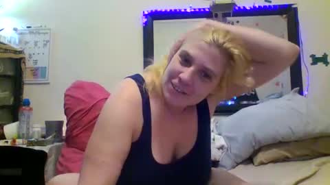 mindy22 online show from 7, 2, 2025