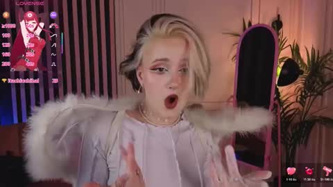 Snapshot of mandy_torres chatting on 16, 12, 2025 Luna online show from 16, 12, 2025