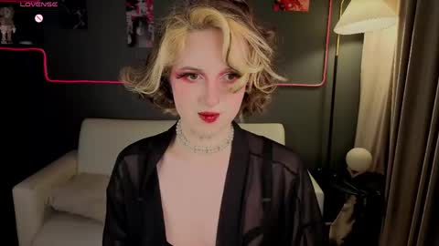 Snapshot of mandy_torres chatting on 4, 5, 2026 Luna online show from 4, 5, 2026