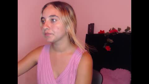 Snapshot of mandyy_petite chatting on 14, 10, 2025 mandy sofi online show from 14, 10, 2025
