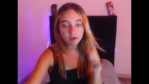 Snapshot of mandyy_petite chatting on 17, 10, 2025 mandy sofi online show from 17, 10, 2025