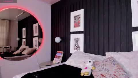 Snapshot of manelyk_evanss chatting on 18, 3, 2026 manelyk_evanss online show from 18, 3, 2026