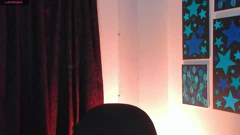  independent model online show from 19, 4, 2026