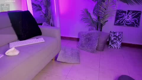 Manu Velez  online show from 19, 12, 2024