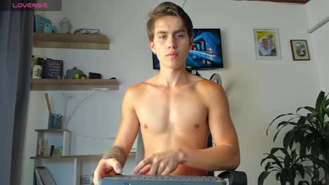 manucute 23  online show from 18, 11, 2025