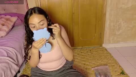 Snapshot of manumeow_ chatting on 4, 5, 2026 Manu online show from 4, 5, 2026