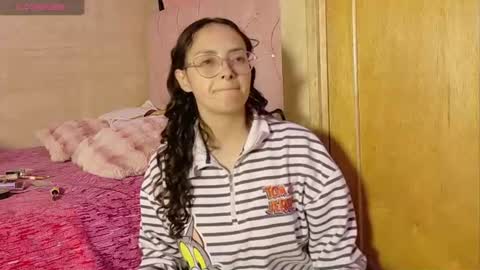 Snapshot of manumeow_ chatting on 17, 6, 2026 Manu online show from 17, 6, 2026