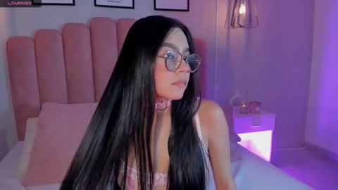 Snapshot of mara_swan_ chatting on 20, 12, 2025 MARA online show from 20, 12, 2025