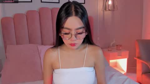 Snapshot of mara_swan_ chatting on 21, 12, 2025 MARA online show from 21, 12, 2025