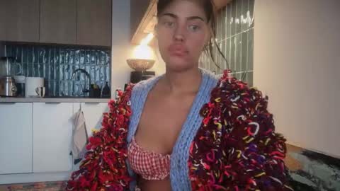 Marakuia online show from 10, 11, 2025