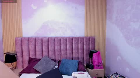 Snapshot of maralinette22 chatting on 9, 4, 2026 maralinette22 online show from 9, 4, 2026