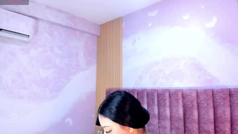 Snapshot of maralinette22 chatting on 11, 4, 2026 maralinette22 online show from 11, 4, 2026