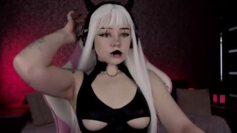 Snapshot of marceline_red chatting on 4, 8, 2026 Lady Marceline online show from 4, 8, 2026