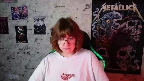 Snapshot of margaret_red chatting on 24, 4, 2026 Margaret online show from 24, 4, 2026