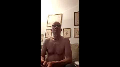 Snapshot of marginalie chatting on 26, 4, 2026 marginalie online show from 26, 4, 2026