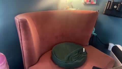 Elle online show from 1, 12, 2025