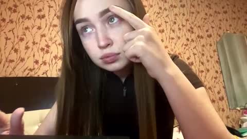 Chloe online show from 27, 3, 2026