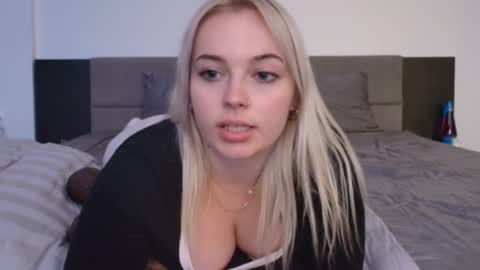 margot_robbie7 online show from 16, 9, 2025