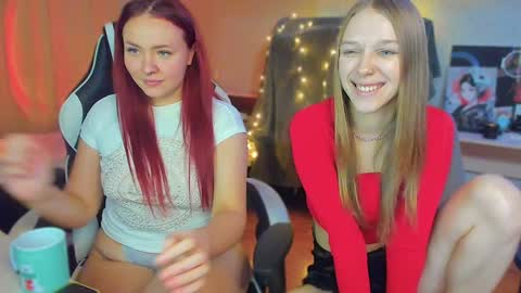 Snapshot of mari_kiku chatting on 1, 12, 2024 Kiku and Marii - online show from 1, 12, 2024