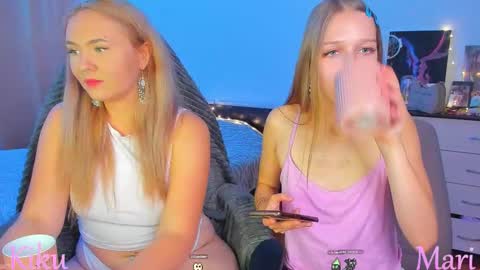 Snapshot of mari_kiku chatting on 11, 9, 2025 Kiku and Marii - online show from 11, 9, 2025