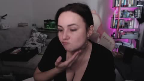Snapshot of mari_moore7 chatting on 15, 7, 2026 mari moore online show from 15, 7, 2026