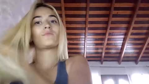 Snapshot of mariam_arango chatting on 8, 6, 2026 mariam_arango online show from 8, 6, 2026