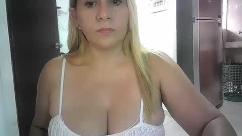 Snapshot of mariana995649 chatting on 13, 5, 2026 mariana995649 online show from 13, 5, 2026
