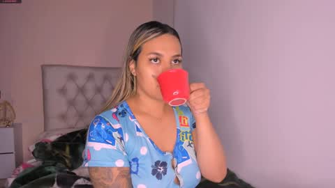 Snapshot of mariana__roe chatting on 17, 1, 2025 Mariana Roe online show from 17, 1, 2025