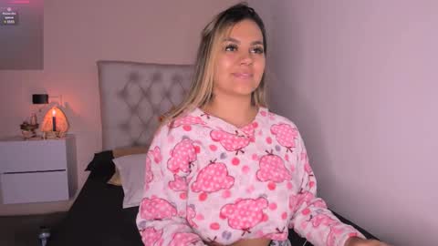 Snapshot of mariana__roe chatting on 22, 2, 2025 Mariana Roe online show from 22, 2, 2025