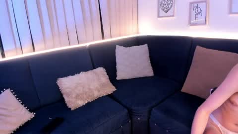Snapshot of mariana__thompson chatting on 22, 4, 2026 mariana__thompson online show from 22, 4, 2026