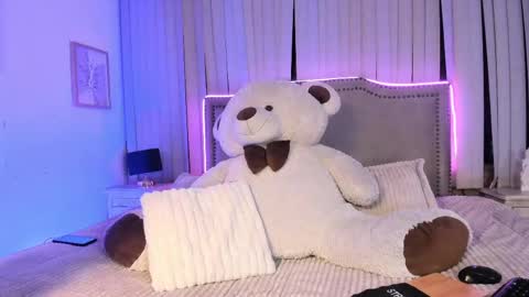 Snapshot of mariana__thompson chatting on 9, 6, 2026 mariana__thompson online show from 9, 6, 2026