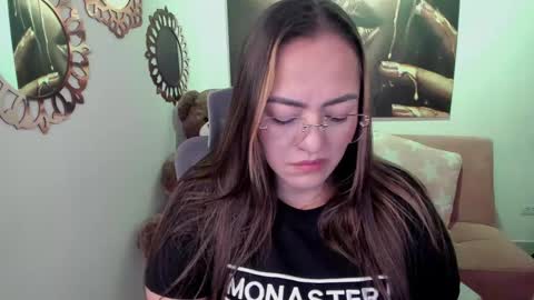 Snapshot of marianalopez81 chatting on 10, 5, 2026 Mariana Lopez online show from 10, 5, 2026
