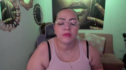 Snapshot of marianalopez81 chatting on 12, 5, 2026 Mariana Lopez online show from 12, 5, 2026