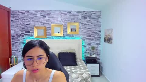 Snapshot of marianaxxx__ chatting on 15, 2, 2025 Mariana online show from 15, 2, 2025