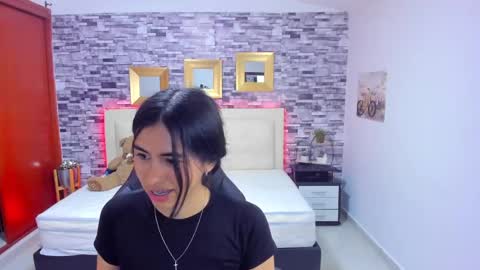 Snapshot of marianaxxx__ chatting on 18, 2, 2025 Mariana online show from 18, 2, 2025